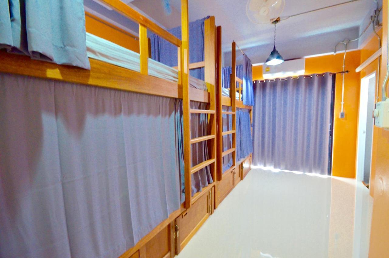 Nomad Hostel Krabi Bagian luar foto