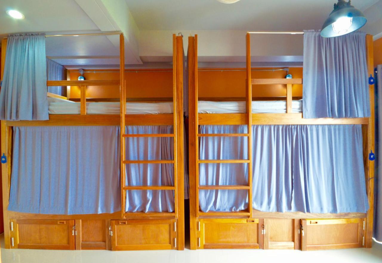 Nomad Hostel Krabi Bagian luar foto