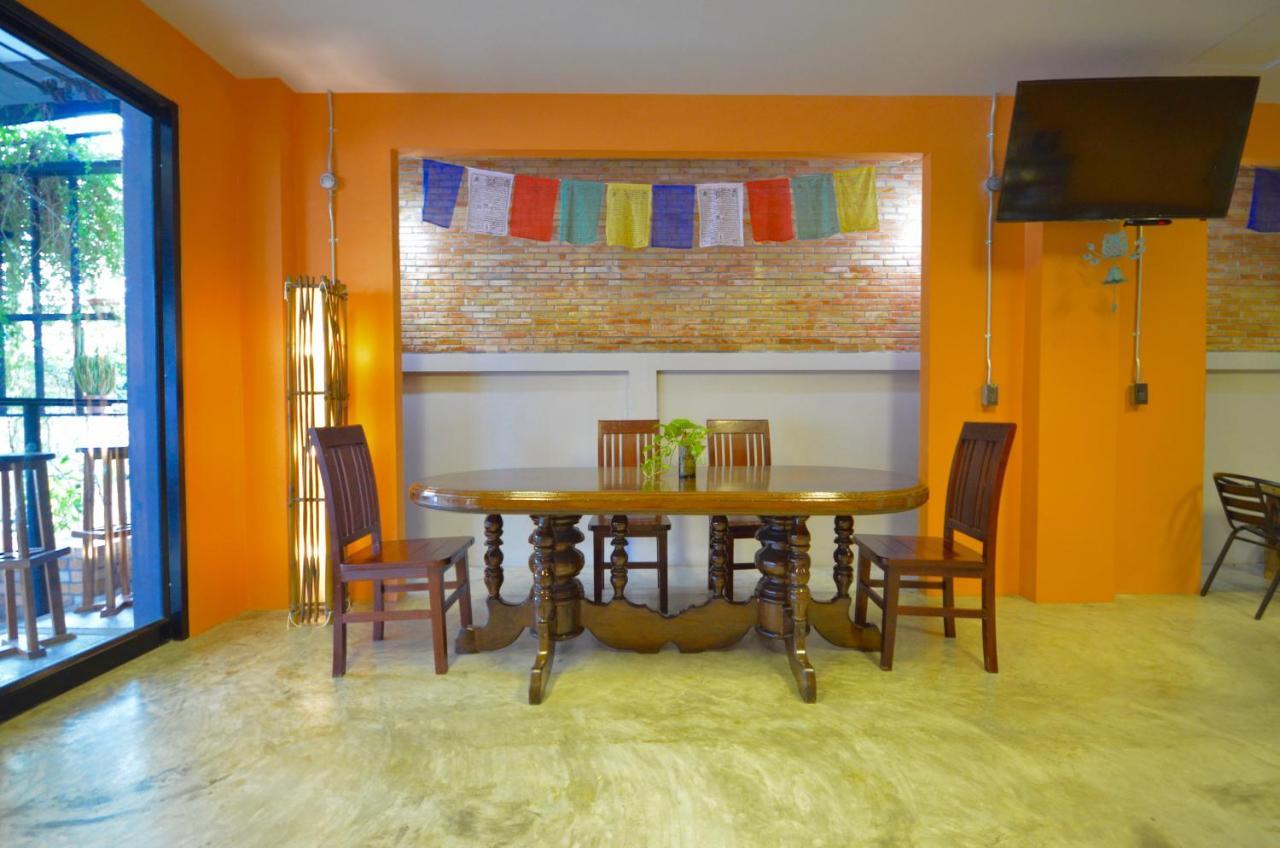 Nomad Hostel Krabi Bagian luar foto
