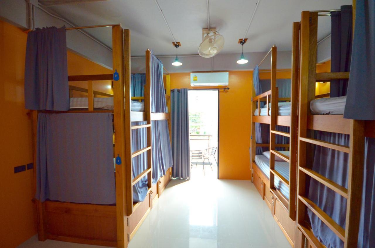 Nomad Hostel Krabi Bagian luar foto
